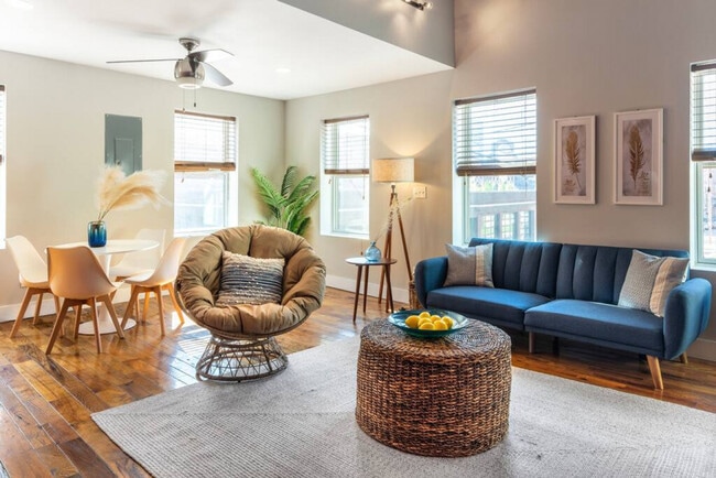 Building Photo - 400 E 13th St Unit ID1056024P