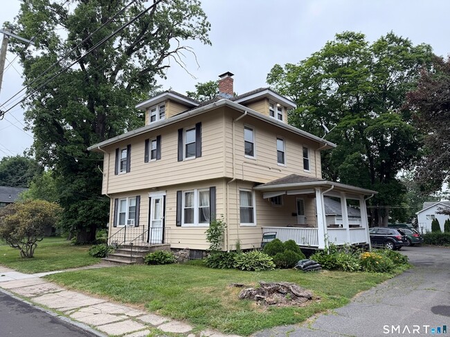 Building Photo - 285 Hillside Ave