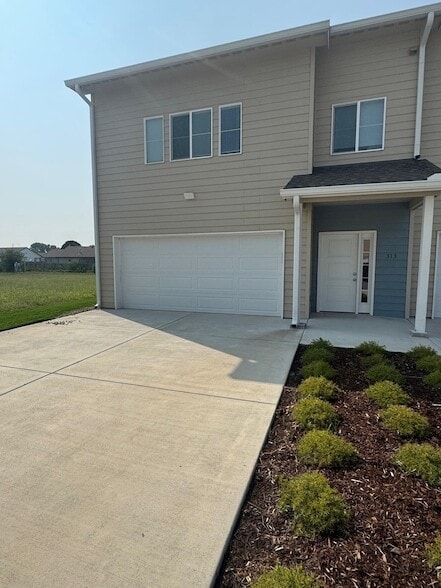 Building Photo - 313 Copper Tail Ln