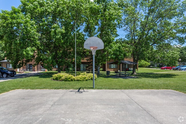 Basketball Court - Grandview Square Apartments