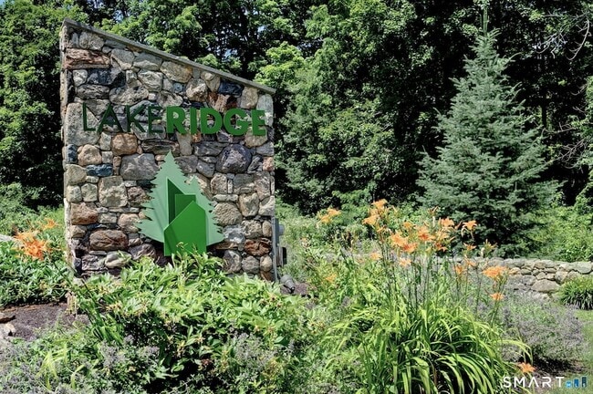 Building Photo - 355 Ledge Dr