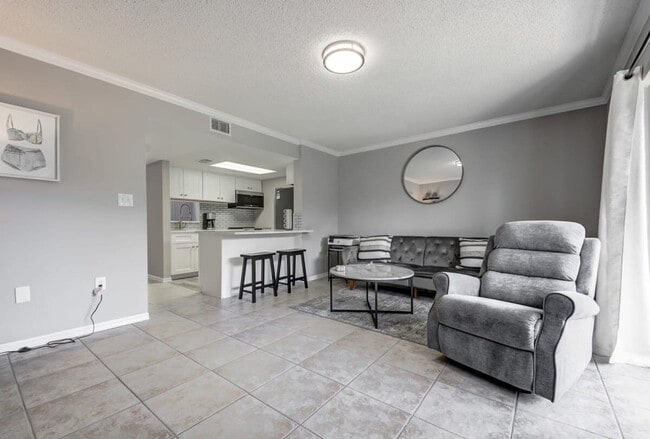 Photo - 603 Shorewood Dr Unit ID1044388P