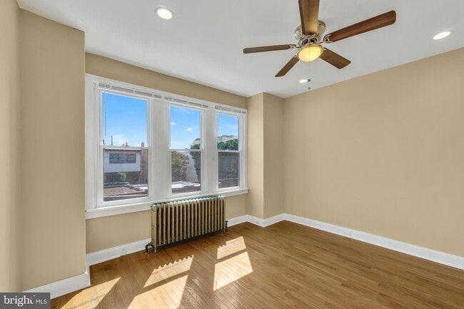 Photo - 3358 Livingston St