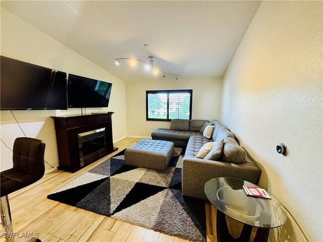 Photo - 8244 Key Royal Cir Unit 633