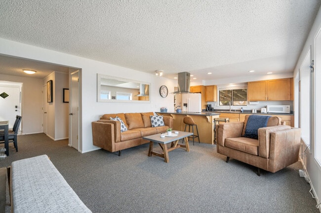 Building Photo - 13425 Hidden Valley Unit ID1231217P