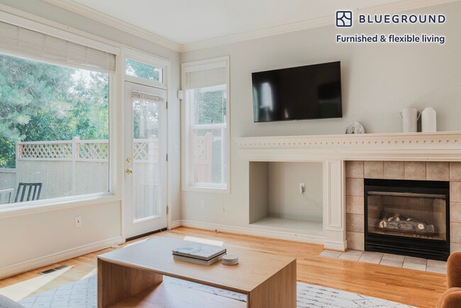 Photo - 1525 NE Iris St