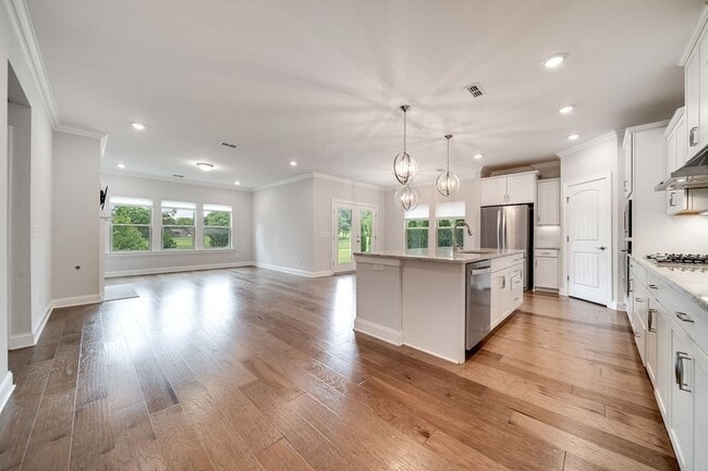 Photo - 1681 Boardwalk Pl