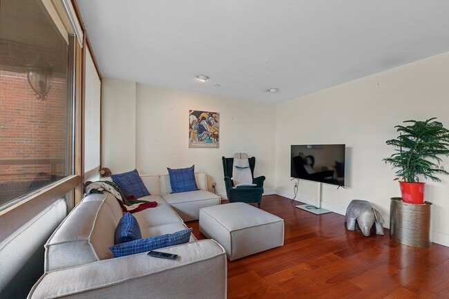 Photo - 241 Perkins St