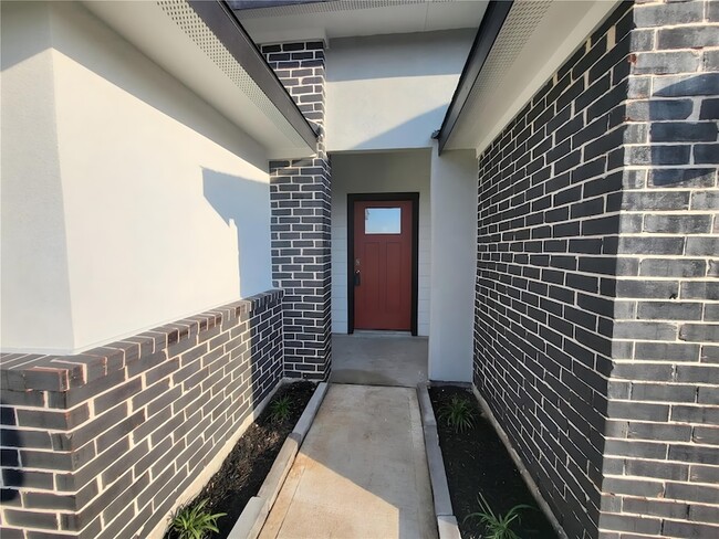 Photo - 1719 Maclane Ct