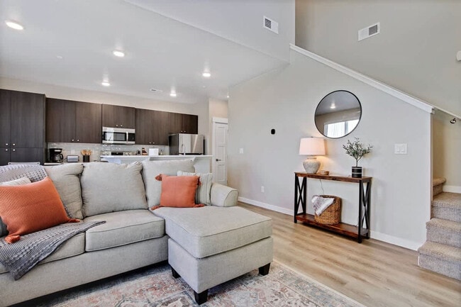 Photo - 17065 N Hounslow Wy Unit ID1250667P