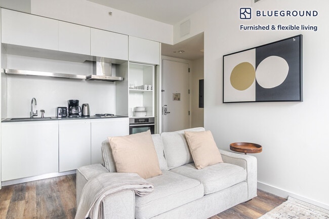 Building Photo - 70 W 45th St Unit FL39-ID2028