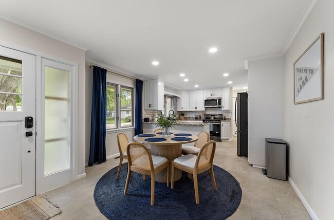 Photo - 1424 Vista Ln SW