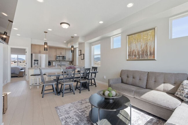 Photo - 6831 Silver Creek Dr Unit ID1249880P