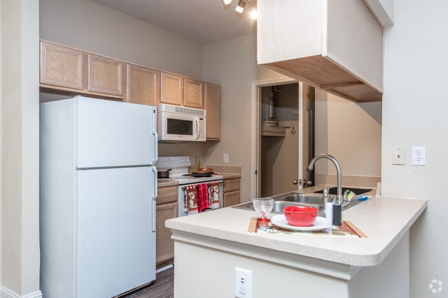 1 Br, Kitchen - Lakeshore Villas