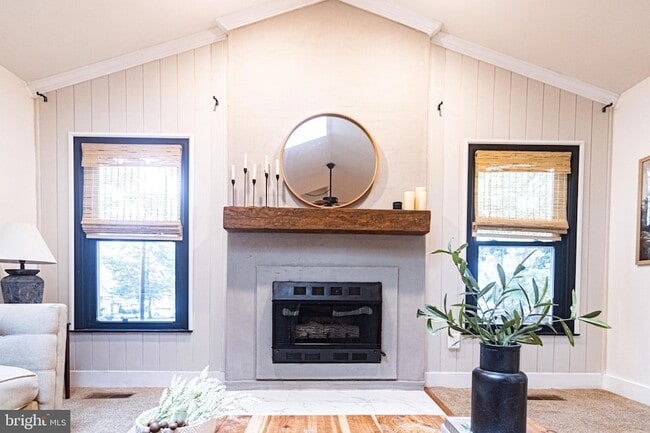 Photo - 207 Madison Cir
