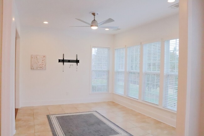 Photo - 239 Antebellum Ln