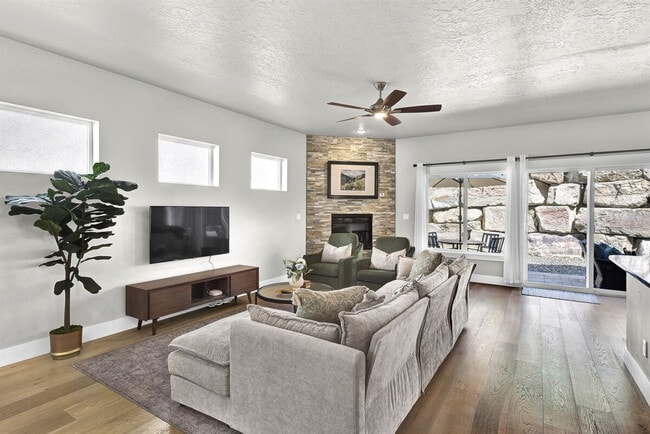 Building Photo - 2256 W Hill Terrace Ln Unit SI ID1547114P