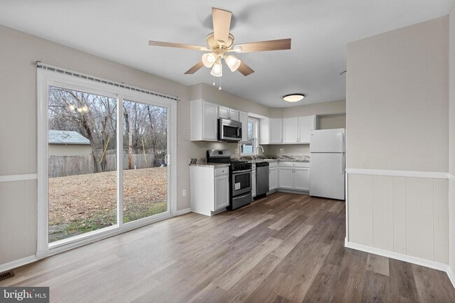 Photo - 1006 Stone Ave