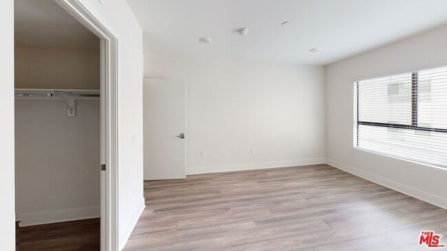 Photo - 5030 Rosewood Ave