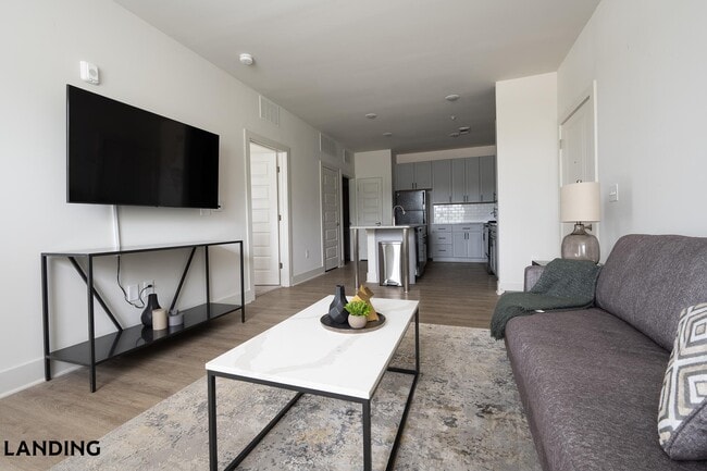 Building Photo - 404 W 26th St Unit 6206