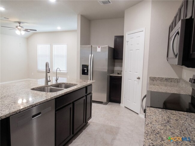 Photo - 1210 Lindsey Dr