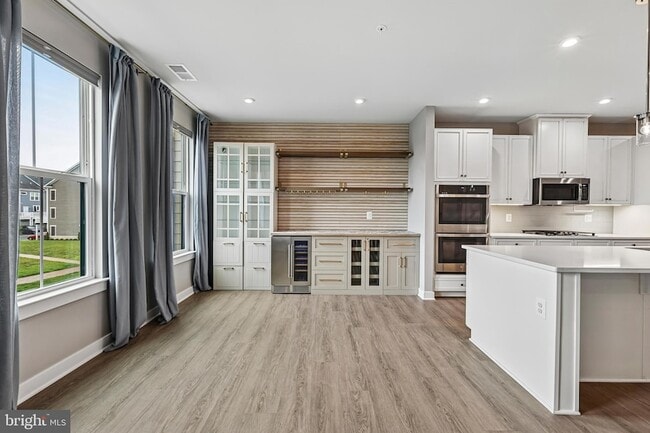 Photo - 1735 Dunnington Pl