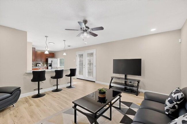 Photo - 136 Yorkshire Dr Unit SI ID1492679P