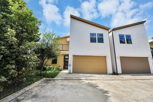 Photo - 1703 Cedrocanna Ln