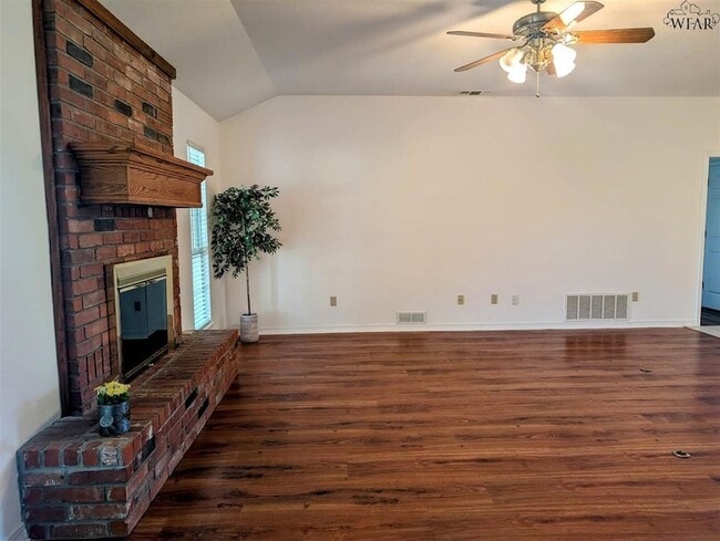 Photo - 1431 Cherokee Cir