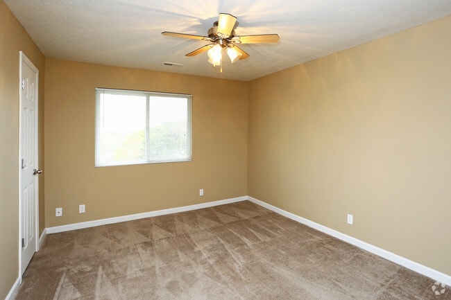 Bedroom - Maple View Apartments