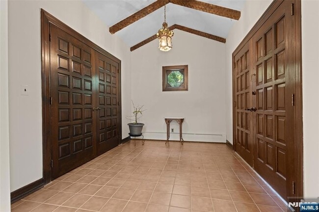 Photo - 8 Crosby Ln