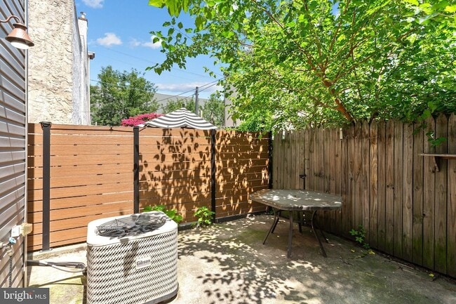 Photo - 2209 E Huntingdon St