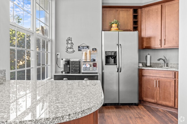 Clubhouse Kitchen - THE LAKES AT TOWN CENTER