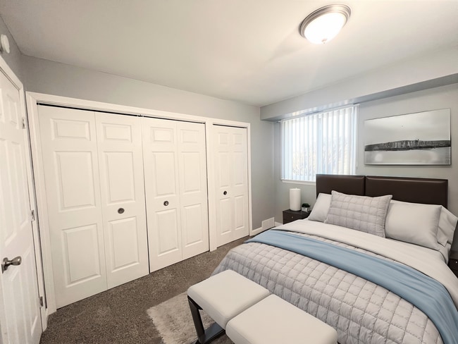 Photo - Trafalgar Square Apartments