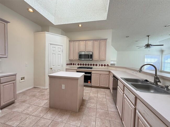 Photo - 7213 Randall Way