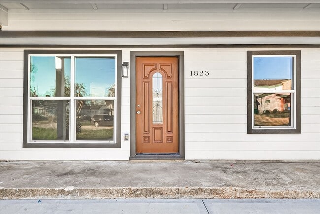 Photo - 1823 Chippendale Rd