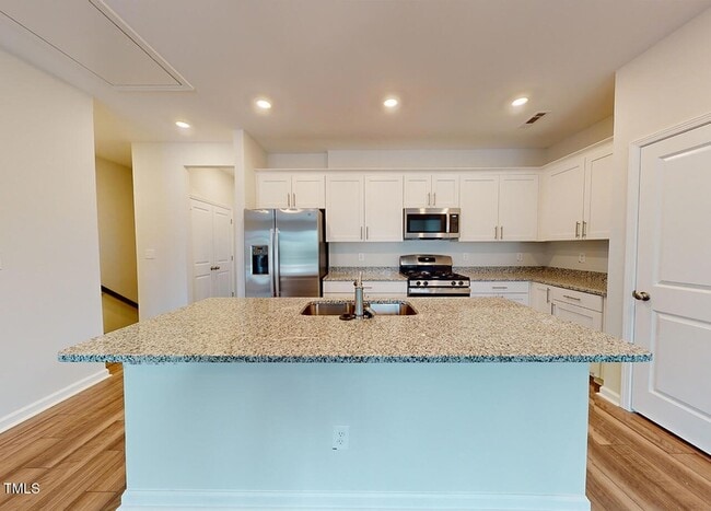 Photo - 129 Lemon Leaf Pl