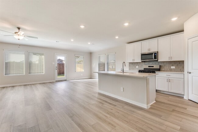 Photo - 203 Whitlow Dr