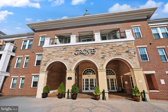 Photo - 2465 Army Navy Dr Unit 204