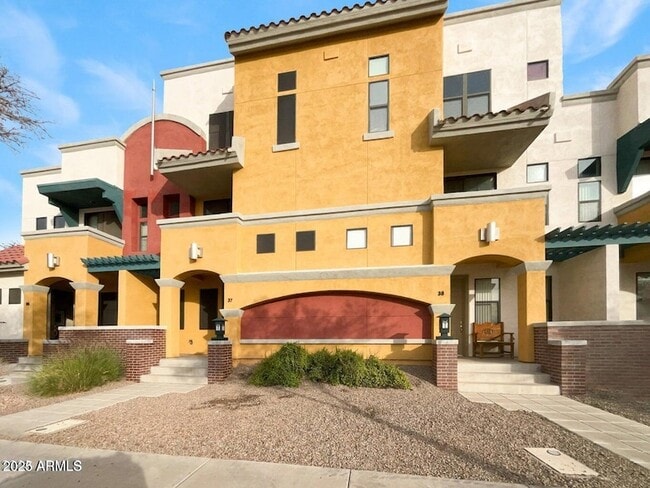 Building Photo - 123 N Washington St