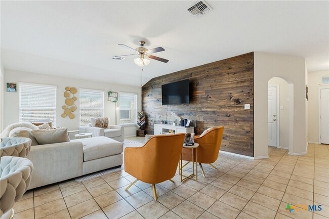 Photo - 5407 Laustin Ln