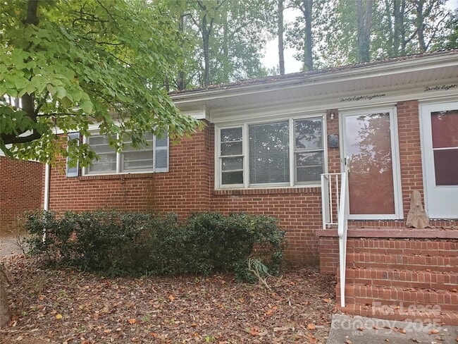 Photo - 3818 Winfield Dr