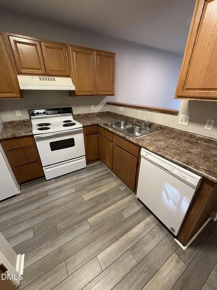 Photo - 2904 Faversham Pl