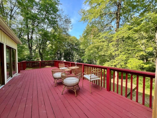 Photo - 314 Erskine Rd