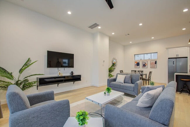 Photo - 2315 Sherwin St Unit ID1019549P