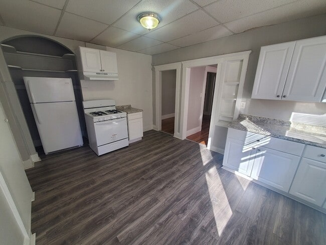 Building Photo - 79 Rosseter St Unit 4