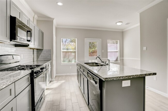 Photo - 1045 Marcolin St Unit B