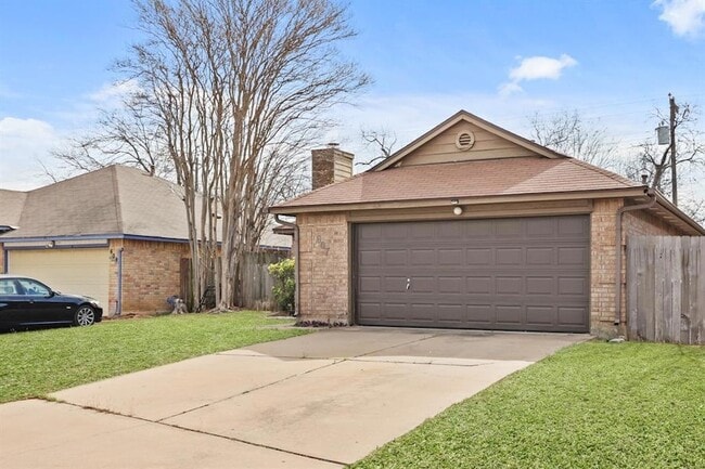 Photo - 607 Saunders Dr