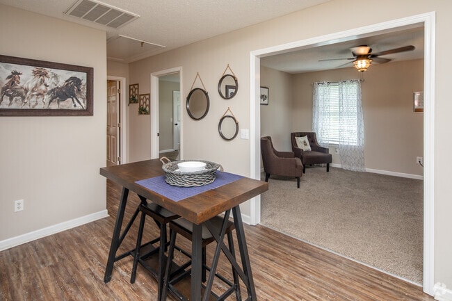 2BR, 1BA - 750SF - Dining Room - Admiral Place Apartments