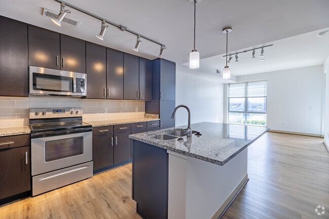 1BR, 1BA - 709SF - Kitchen - Radius At The Banks